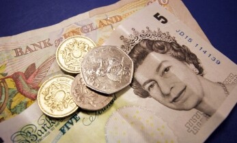 Brexit : Records de baisse de la livre sterling face  l'euro et au dollar  - Le Desk