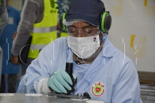 Dans l'unité industrielle agroalimentaire de Bel Maroc à Tanger.