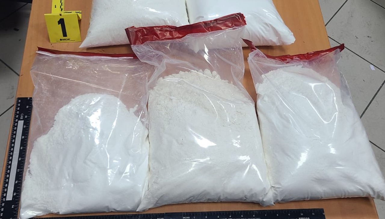 Des sachets de cocaïne saisis par la DGSN. Crédit : DGSN