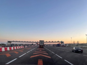 Péage sur une autoroute au Maroc. Crédit: Le Desk