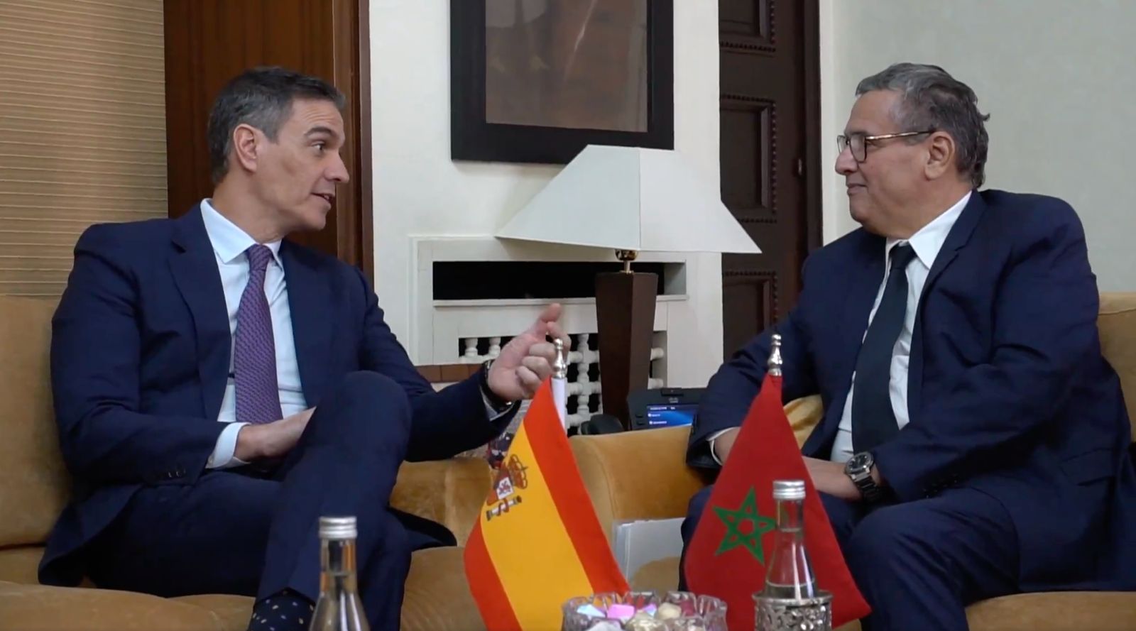 Le Chef du gouvernement Aziz Akhannouch lors d'une rencontre avec le Président du gouvernement espagnol Pedro Sanchez.