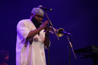 Festival Mawazine : Etuk Ubong envoûte la scène Bouregreg avec son afrobeat jazz incandescent