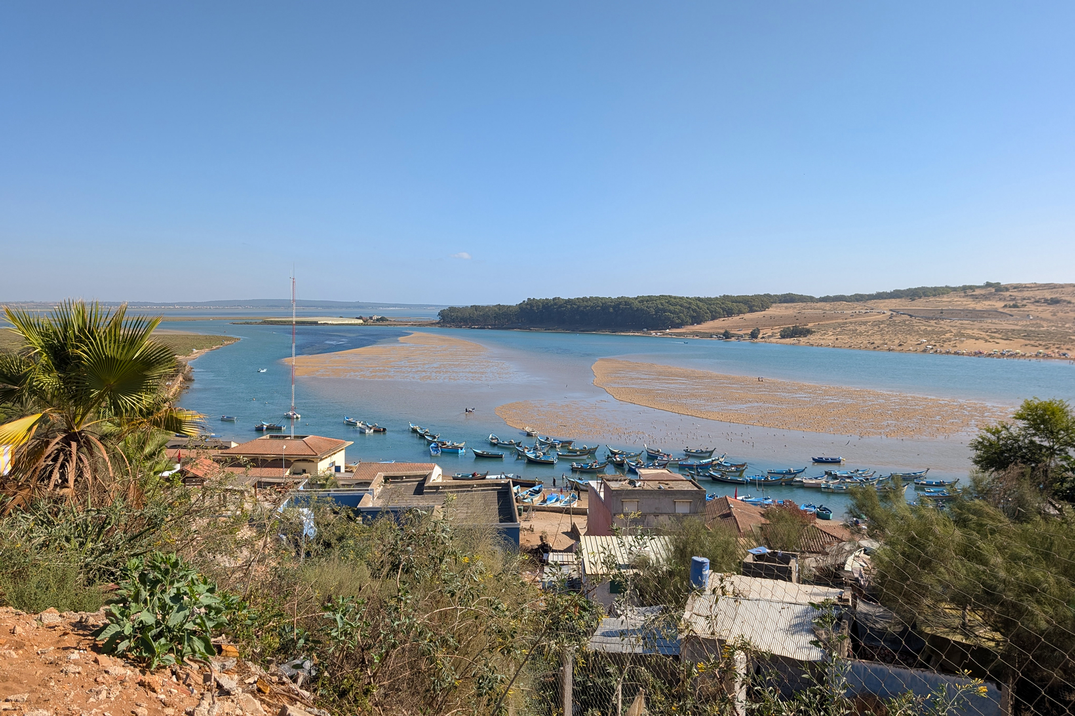 Vue sur la lagune Merja Zerga de Moulay Bousselham. Crédit : Salma Hamri / Le Desk
