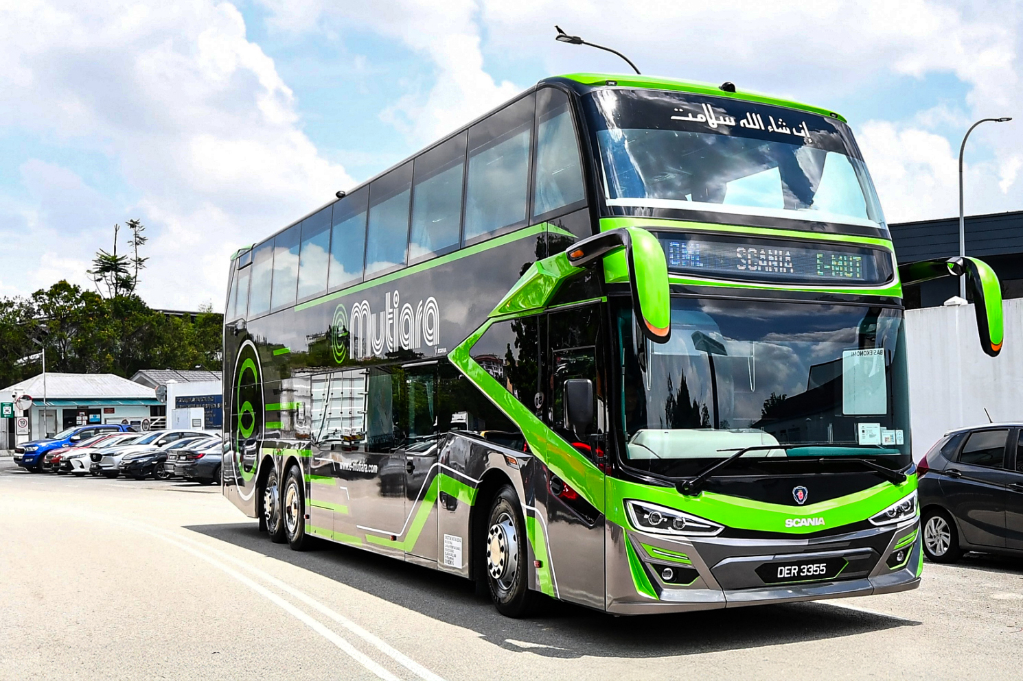 Un bus touristique à double étage Scania (photo d'illustration).