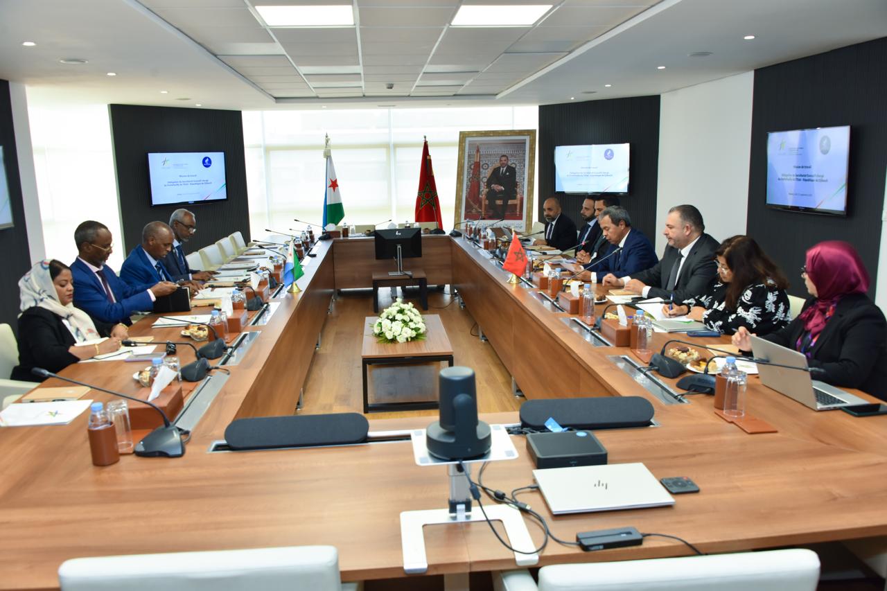 L'ANGSPE a accueilli, du 15 au 17 septembre 2025, à son siège à Rabat, une mission de travail conduite par le Secrétariat exécutif chargé du portefeuille de l’État (SEPE) de la République de Djibouti. Crédit : ANGSPE