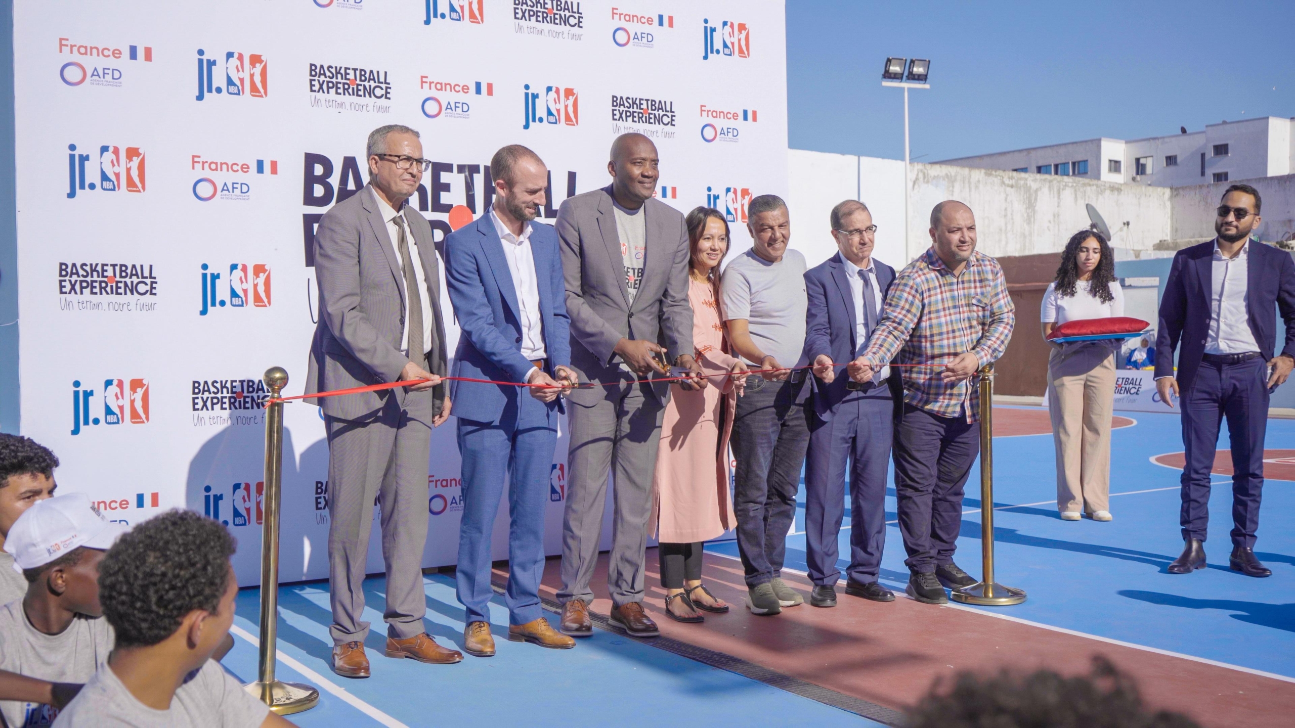 Le Raja Club Athletic de Casablanca inaugure un terrain de basketball NBA pour les jeunes d’Al Fida