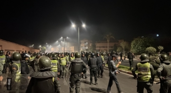 Les forces de l'ordre tentent de maitriser la situation au quartier Sidi Youssef de Marrakech. Crédit: Le Desk