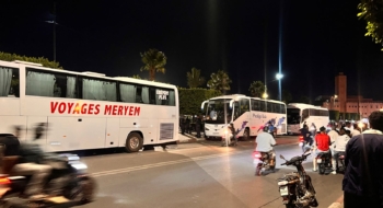 Des agents des forces de l'ordre ont été acheminées vers Sidi Youssef en autocar. Crédit : Le Desk
