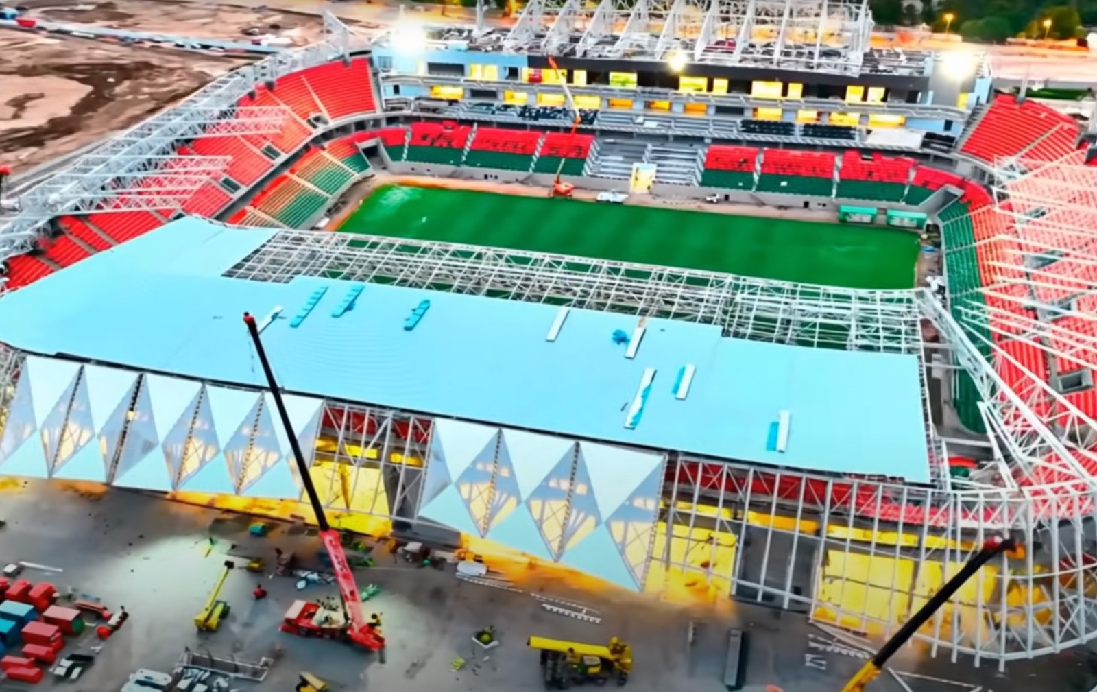 Les travaux de reconstruction du stade Moulay El Hassan sont à leur dernière ligne droite. Crédit : Capture vidéo : Ribat Al Maarifa