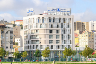 L'Hôpital privé de Tétouan, faisant partie du réseau Akdital.