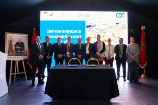 MEDZ, à travers sa filiale AFZI, a signé avec la Facilité Investissements pour l’Emploi (IFE) – filiale de la KfW Banque de Développement – une convention de financement portant sur le projet « Ateliers relais AFZ »