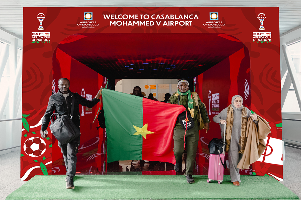 Des supporters burkinabés arrivant à l'aéroport Mohammed V de Casablanca, à l'occasion de la Coupe d'Afrique des nations (CAN) 2025.