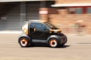 Le Mobilize Duo, quadricycle électrique produit dans l'usine Renault de Tanger.