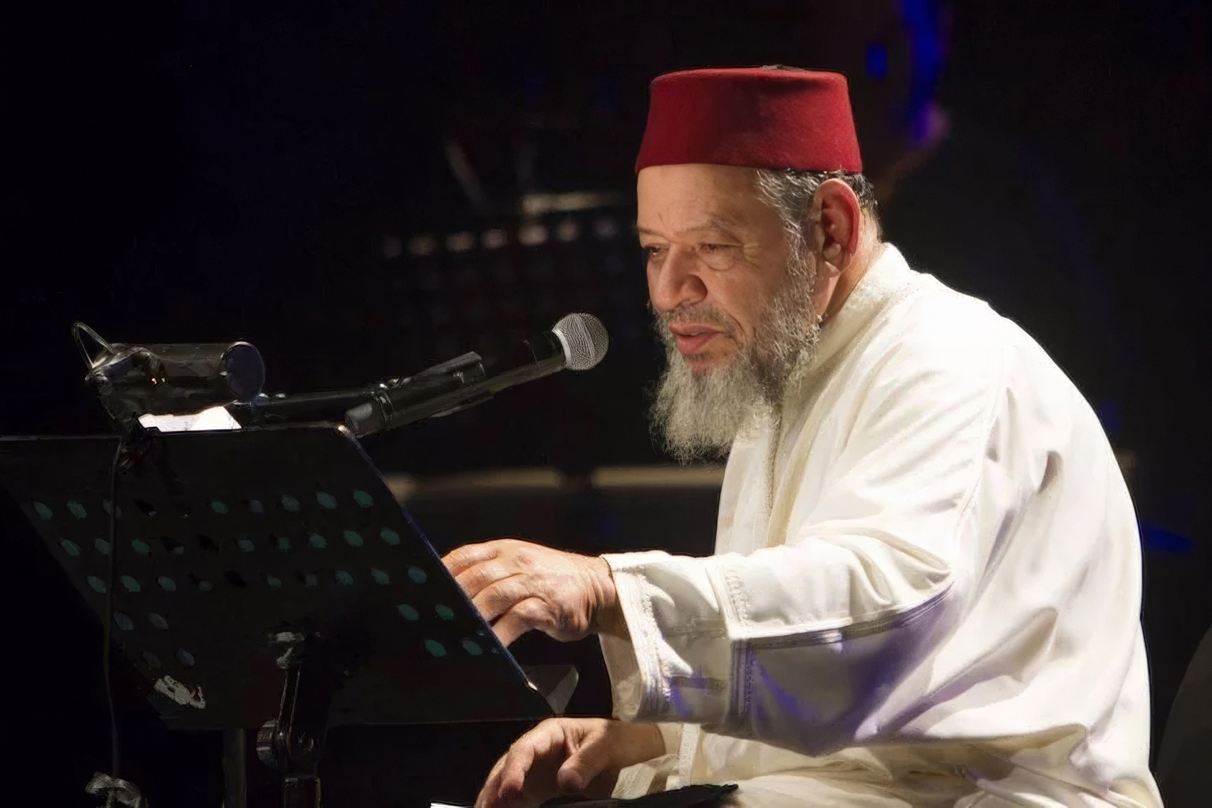 Feu Abdelhadi Belkhayat, figure emblématique de la chanson marocaine moderne.