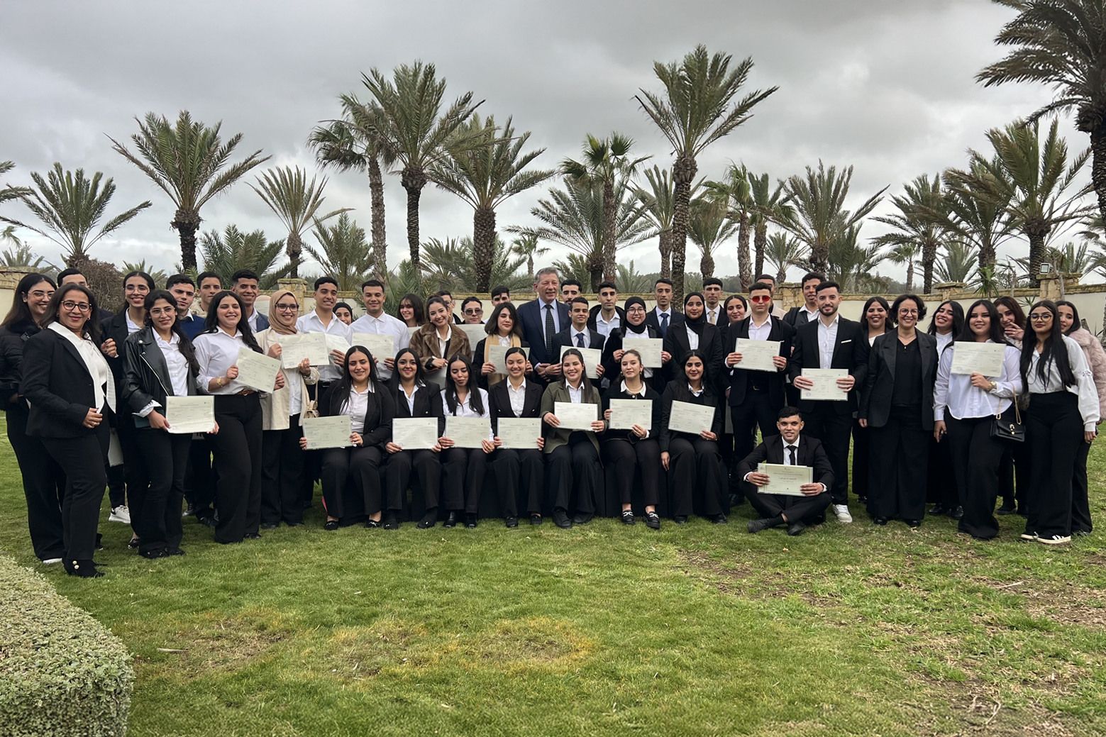 Les lauréats de la 3ᵉ promotion du Centre de formation par apprentissage de Mazagan Academy.