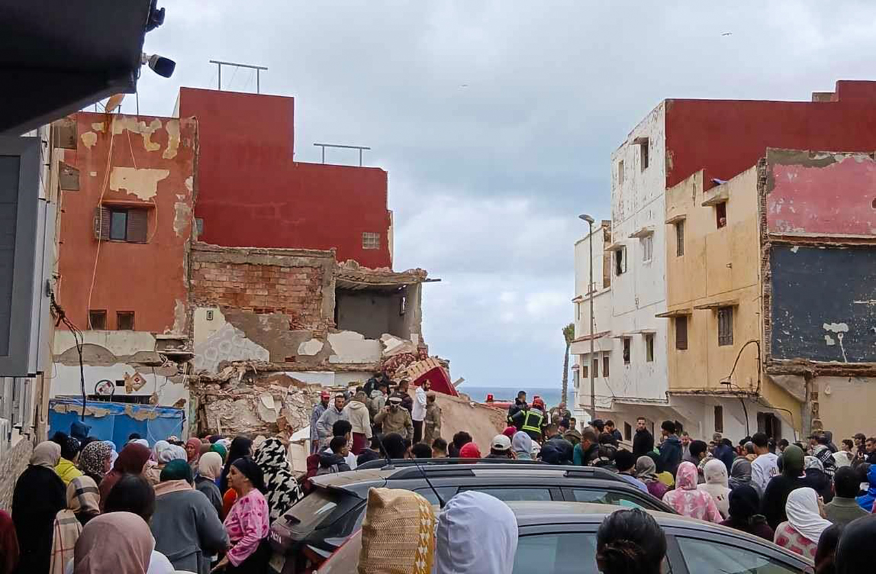 L'immeuble partiellement effondré dans le quartier Akkarti, à Rabat, le 5 janvier 2026.