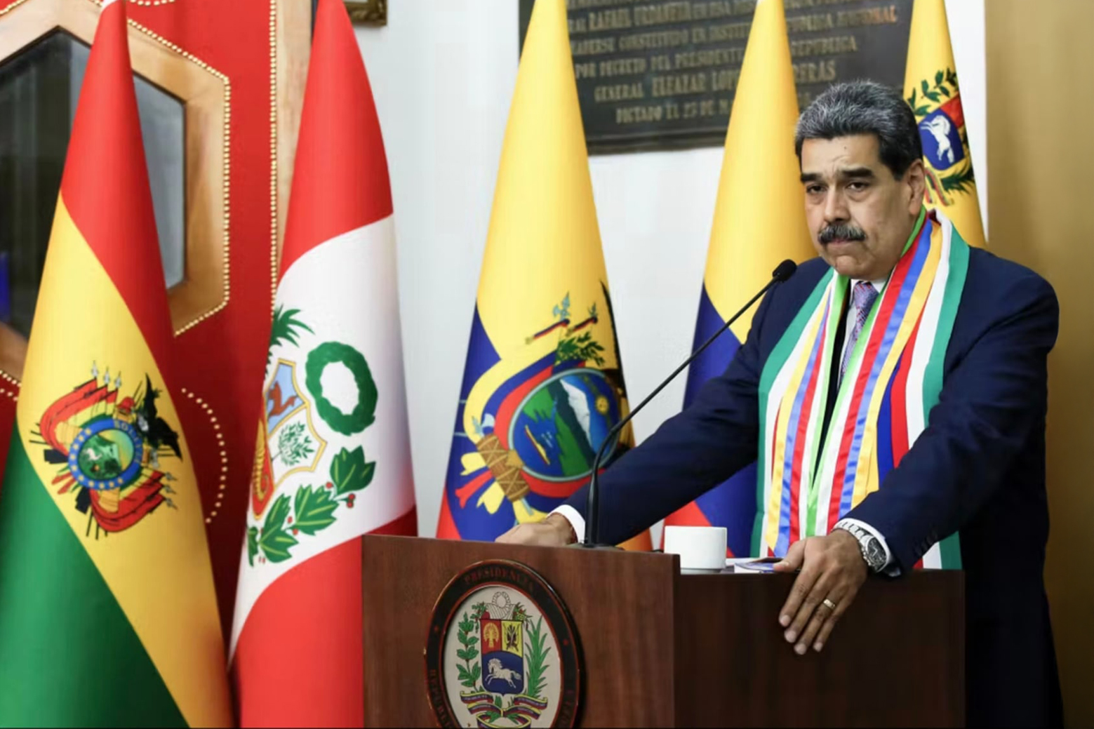 Le président vénézuélien Nicolas Maduro s’exprimant lors d’une cérémonie commémorant l’anniversaire de la mort du libérateur Simón Bolívar à Caracas, le 17 décembre 2025.