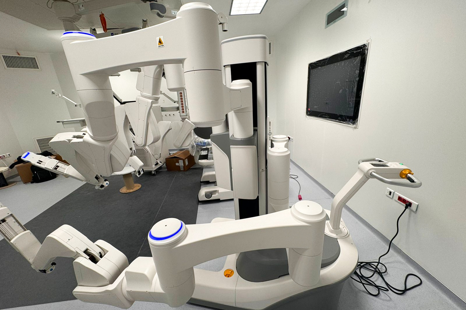 La plateforme de chirurgie robotique, équipée du robot Revo-i, au CHU Mohammed VI d'Agadir.
