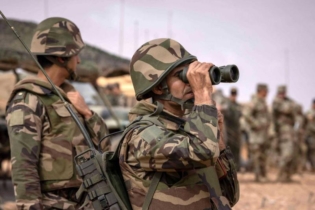 Des membres des Forces armées royales (FAR) lors de l’exercice militaire annuel African Lion, dans la région de Tan-Tan, le 30 juin 2022