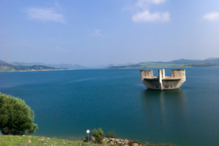 Le barrage Oued El Makhazine.