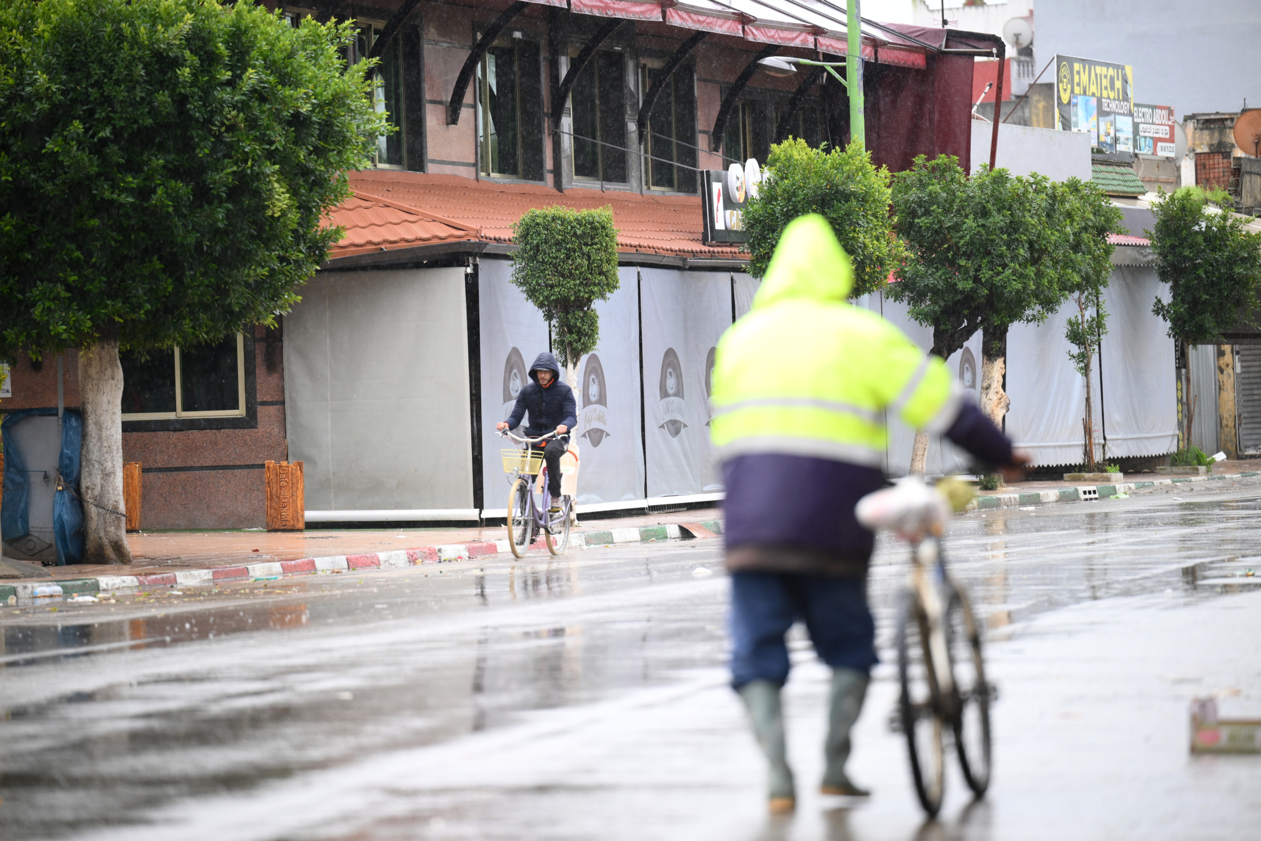 Un quartier de Ksar El Kébir vidé de ses habitants, dans le cadre des mesures préventives face au risque d’inondations après la montée des eaux de l’oued Loukkos.