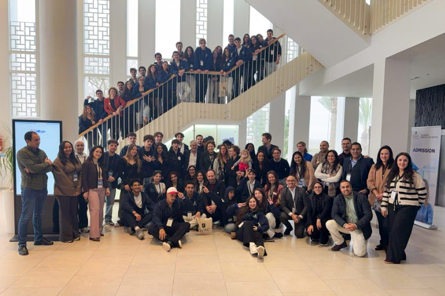 Lors de la Journée portes ouvertes de l'ESSEC Business School - Campus Afrique à Rabat.