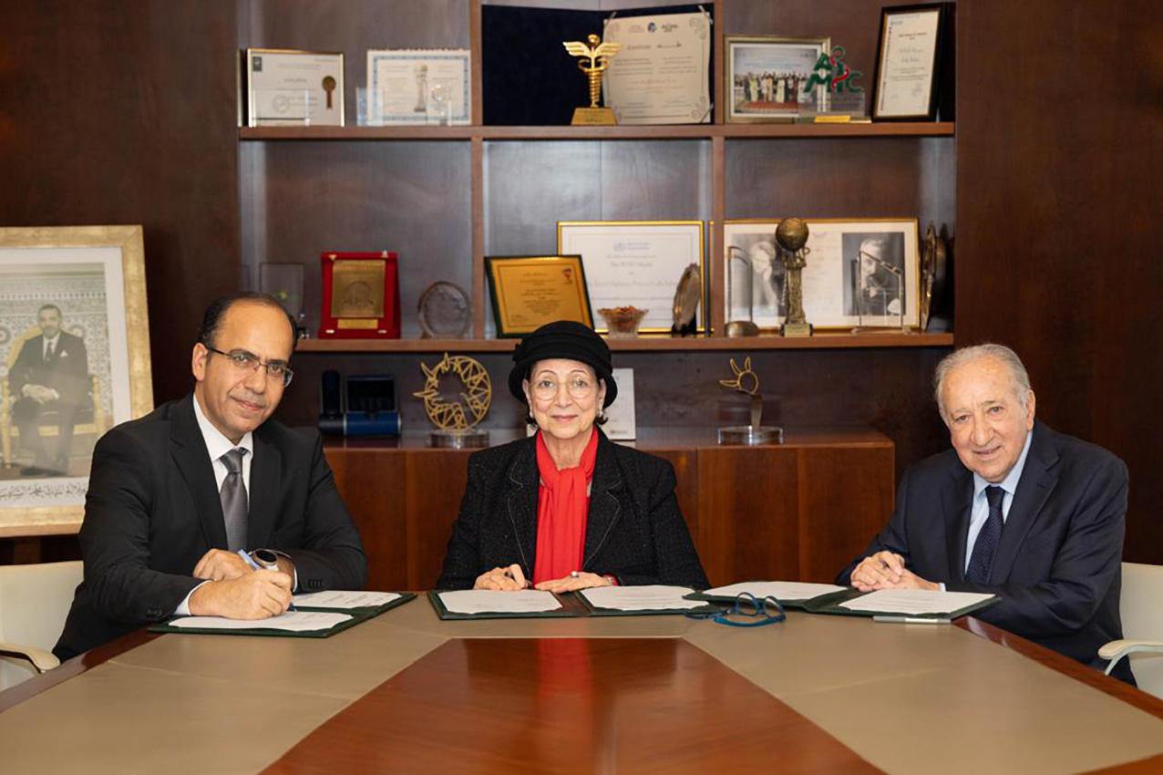 Lors de la signature du partenariat entre Merck, Cooper Pharma et la Fondation Lalla Salma.