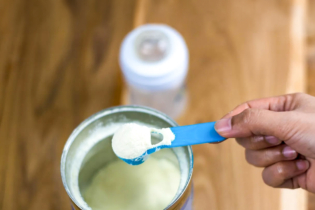 Une boîte de lait infantile en poudre (photo d'illustration).