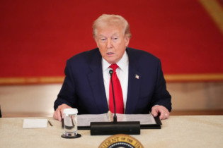 Le président Donald Trump a déclaré l’imminence de nouvelles frappes massives contre l’Iran