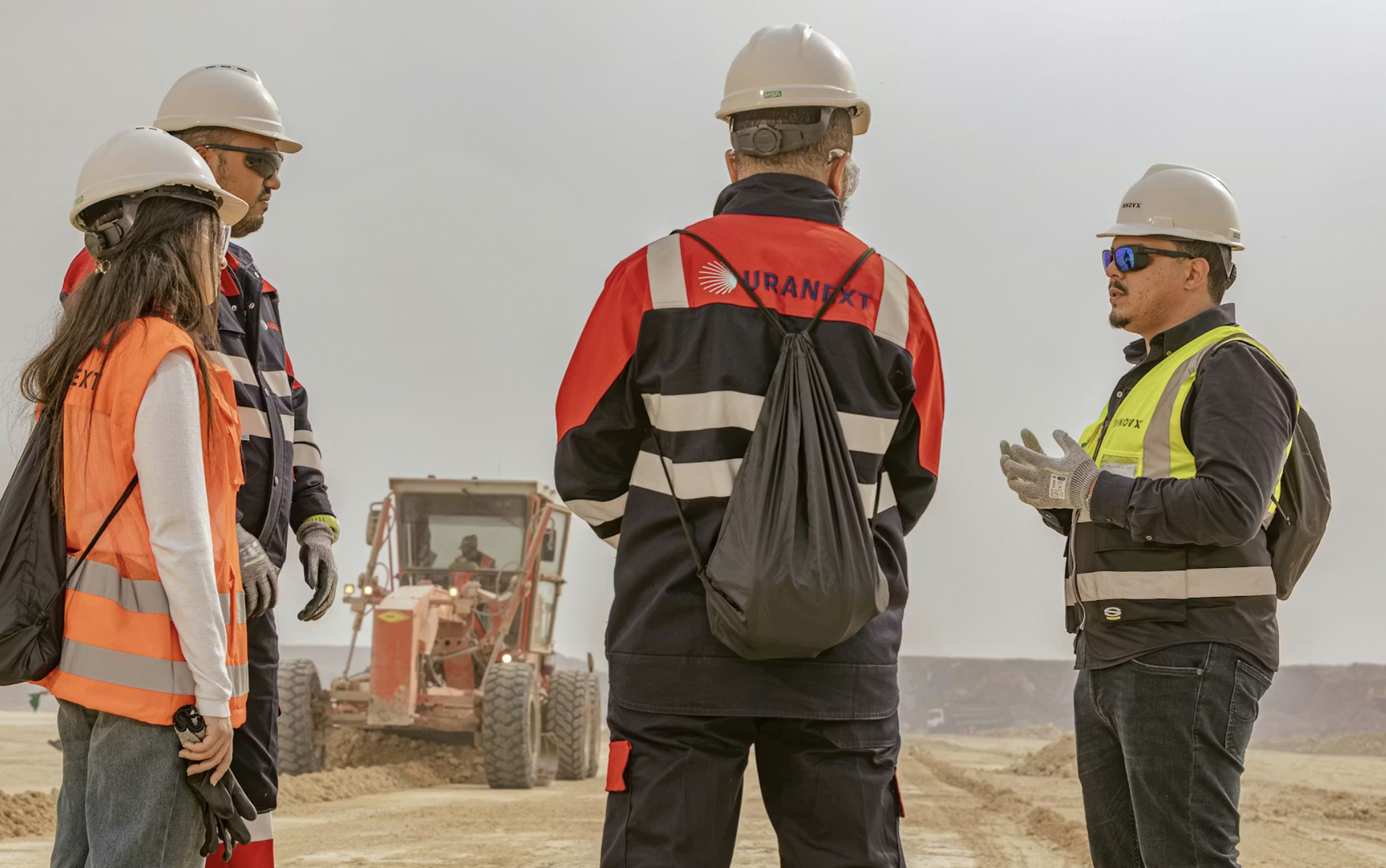 Des collaborateurs d'Uranext sur un site phosphatier d'OCP.
