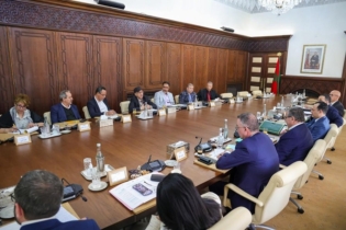 Réunion autour du Dialogue social entre la chefferie du gouvernement et les syndicats, le 17 avril à Rabat.