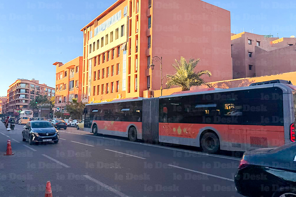 Un bus de transport public en commun à Marrakech.