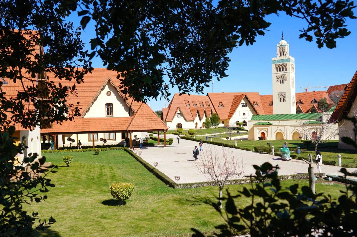 Le campus d'Al Akhawayn University à Ifrane.