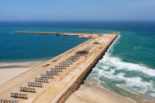 Le chantier de la jetée du port Dakhla Atlantique.