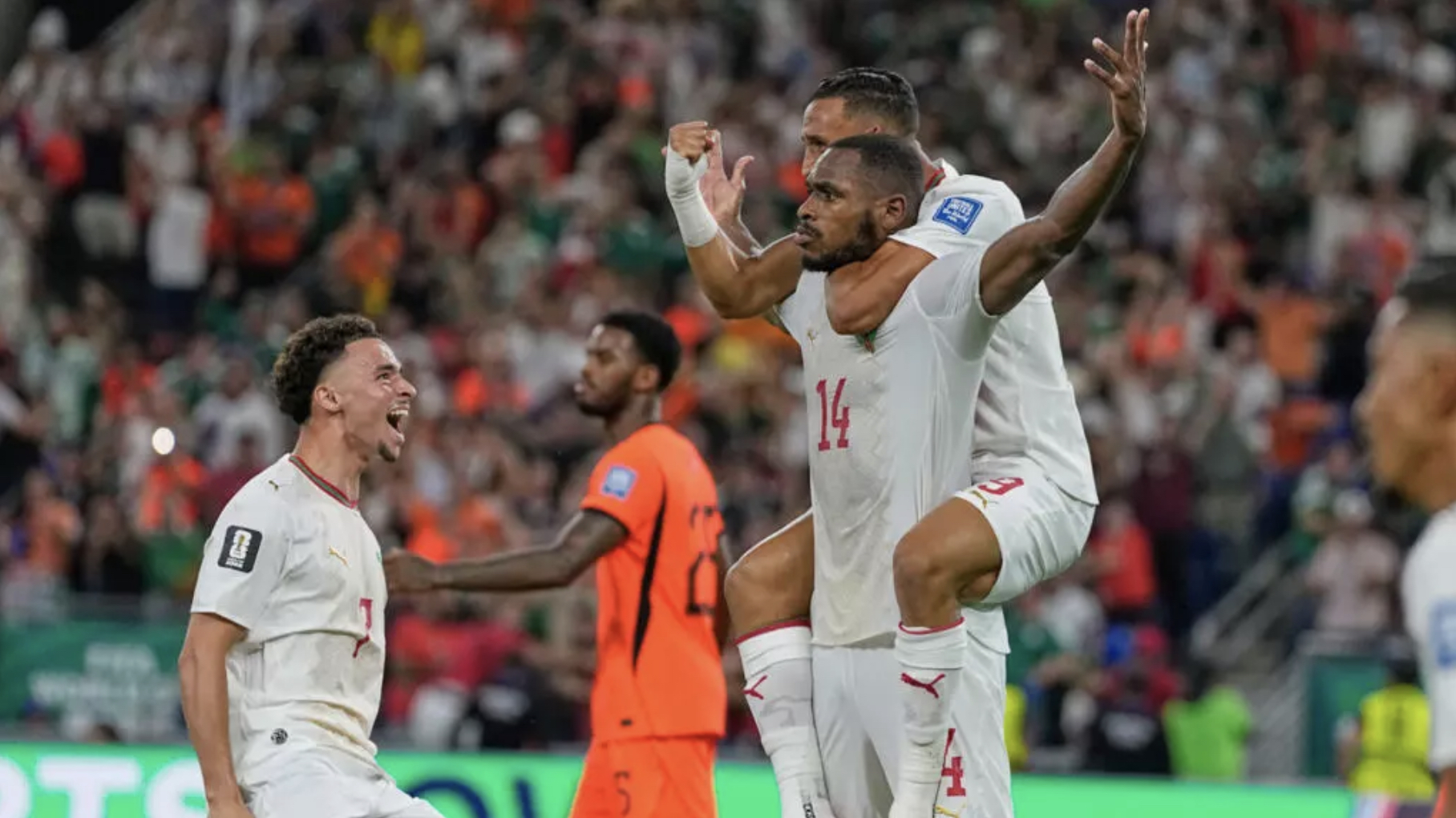 La célébration d'Issa Diop sur le but égalisateur du Maroc face aux Pays-Bas en seizièmes de finale de la Coupe du monde 2026