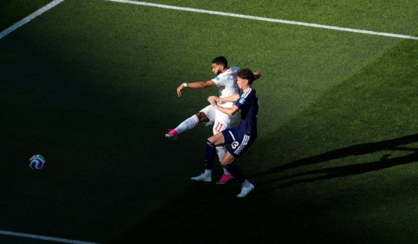 Saibari catapulte une frappe dans la lucarne du gardien écossais