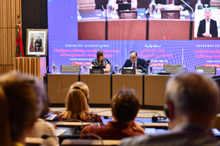 Le Conseil Supérieur de l’Éducation, de la Formation et de la Recherche Scientifique a organisé un séminaire international sur l’intelligence artificielle et l’enseignement en mai 2024