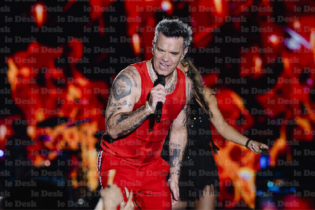 Le chanteur britannique Robbie Williams, lors de son concert dans le cadre du festival Jazzablanca, le 2 juillet 2026.