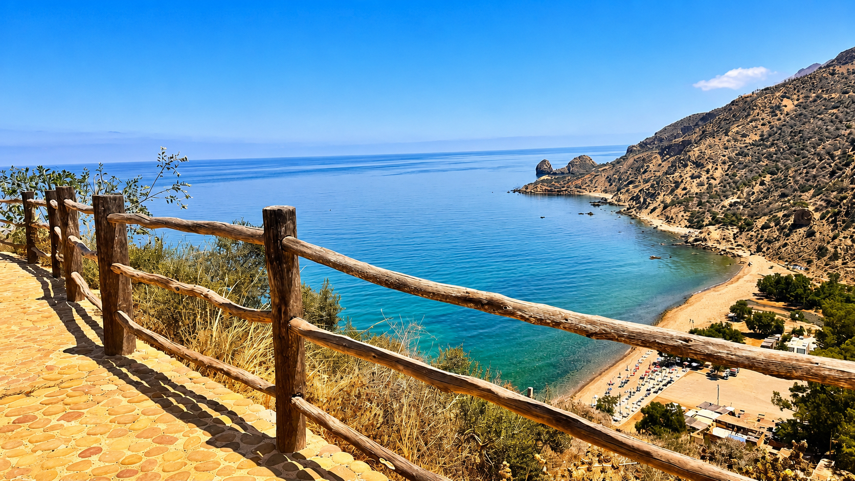 La belle anse de Cala Iris, village côtier paradisiaque situé dans la province d'Al Hoceima.