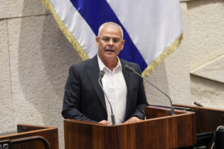 Le vice-ministre israélien des Affaires étrangères, Michel Buskila. Crédit : Bureau du porte-parole de la Knesset
