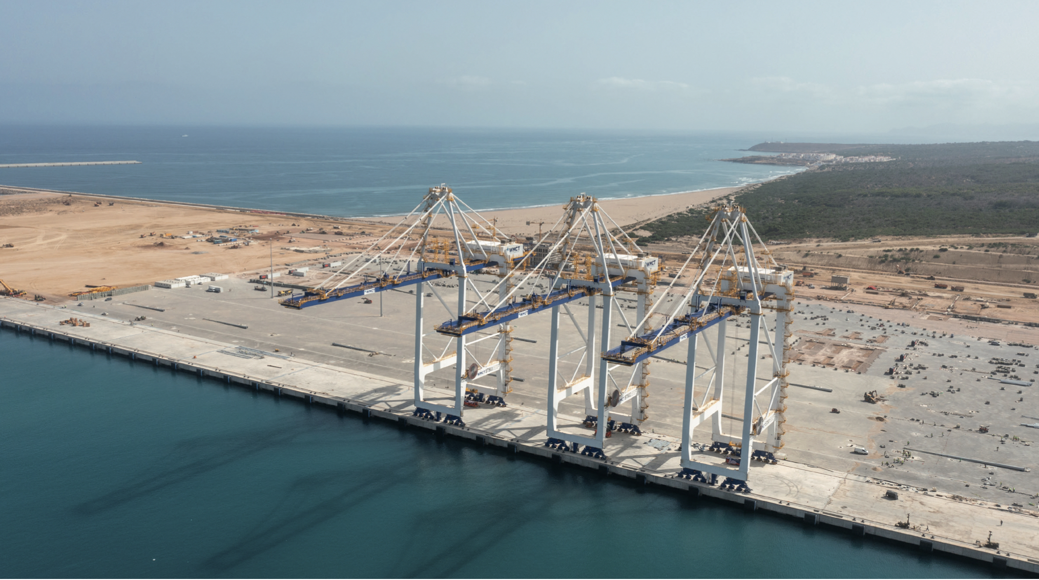 Un terminal à conteneurs du port de Nador West Med.