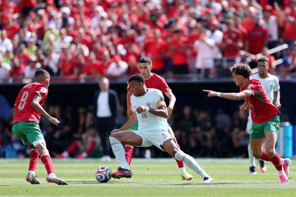 Mbappé au milieu de Ounahi, El Khannouss et El Aynaoui lors de France-Maroc à la Coupe du monde en quarts, le 9 juillet 2026 à Boston